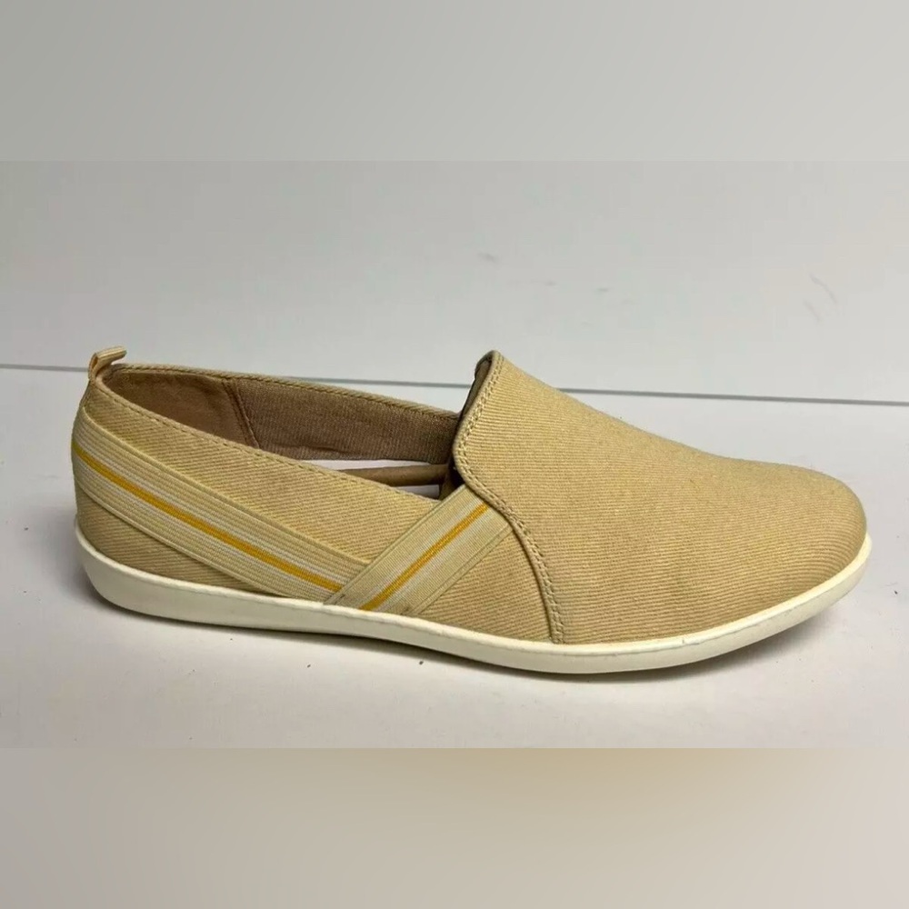 Lifestride Womens Namaste Slip On Size 6.5WIDE